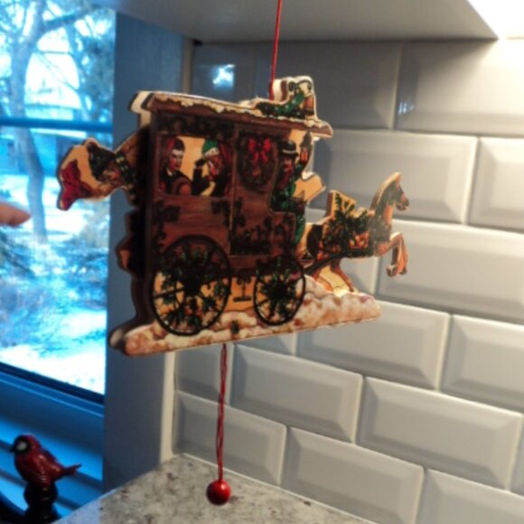 vintage Christmas wooden pull string ornament - Picture 1 of 4